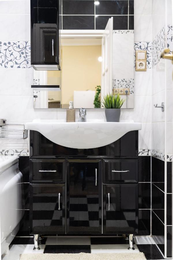 Luxury Downtown Home By Anna Budapest Exteriör bild