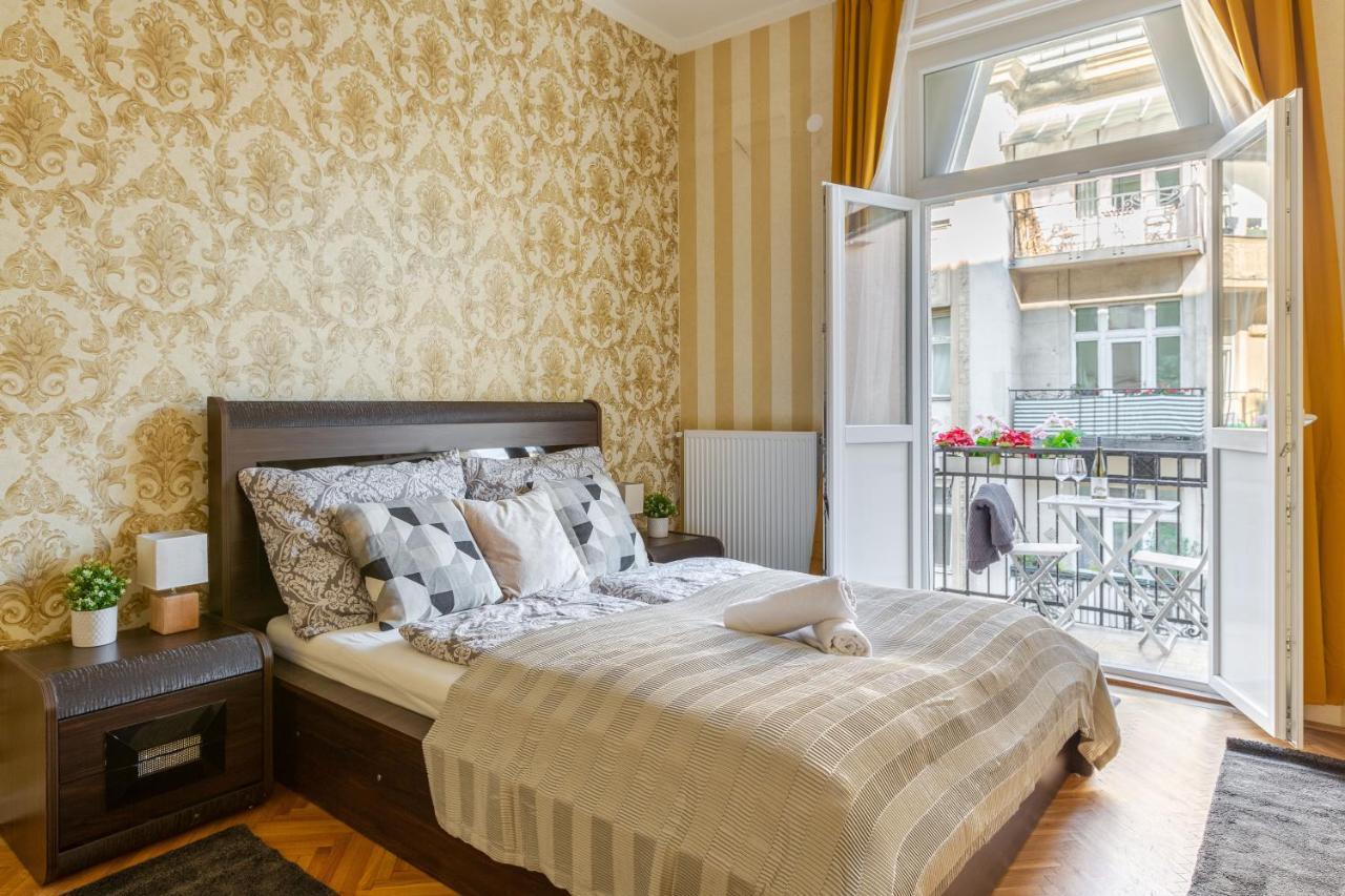 Luxury Downtown Home By Anna Budapest Exteriör bild
