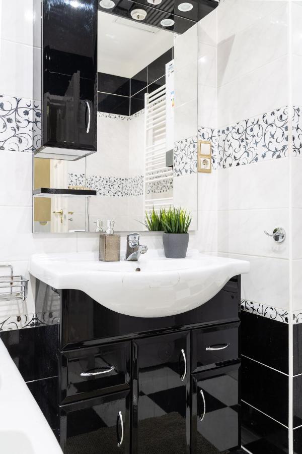 Luxury Downtown Home By Anna Budapest Exteriör bild