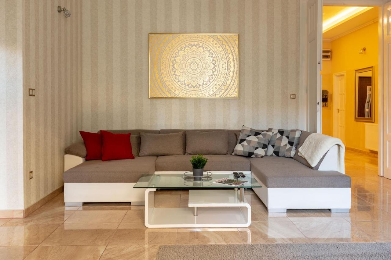 Luxury Downtown Home By Anna Budapest Exteriör bild
